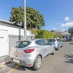 Modern And Stylish 2 Bd House In Claremont