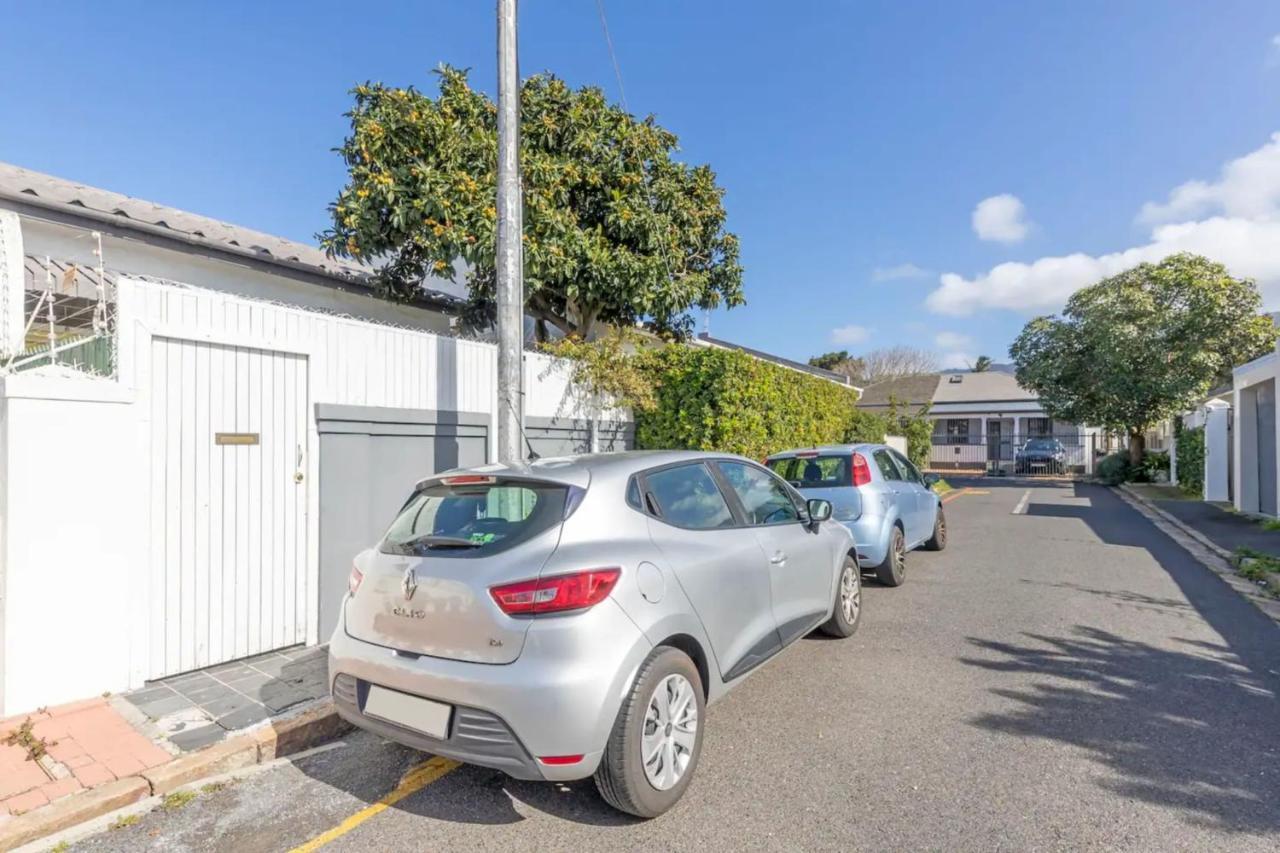 Modern And Stylish 2 Bd House In Claremont *