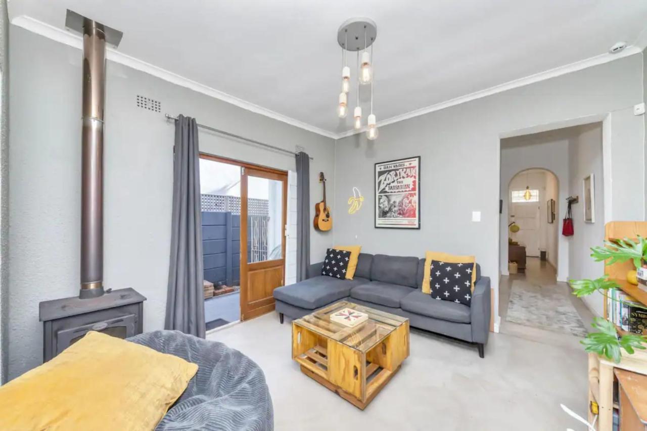 Modern And Stylish 2 Bd House In Claremont Holiday home