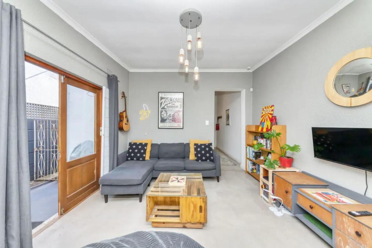Modern And Stylish 2 Bd House In Claremont * Cape Town