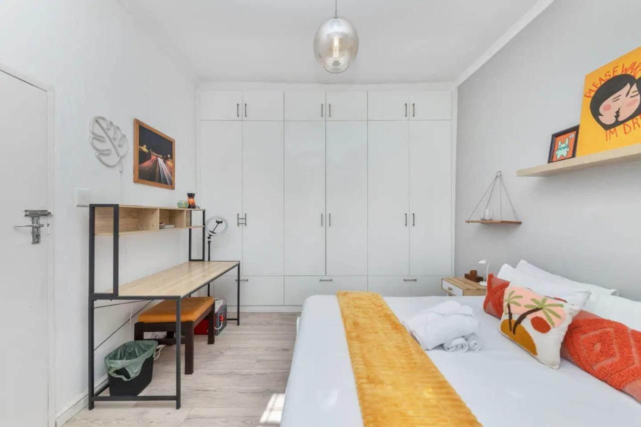 Holiday home Modern And Stylish 2 Bd House In Claremont Cape Town