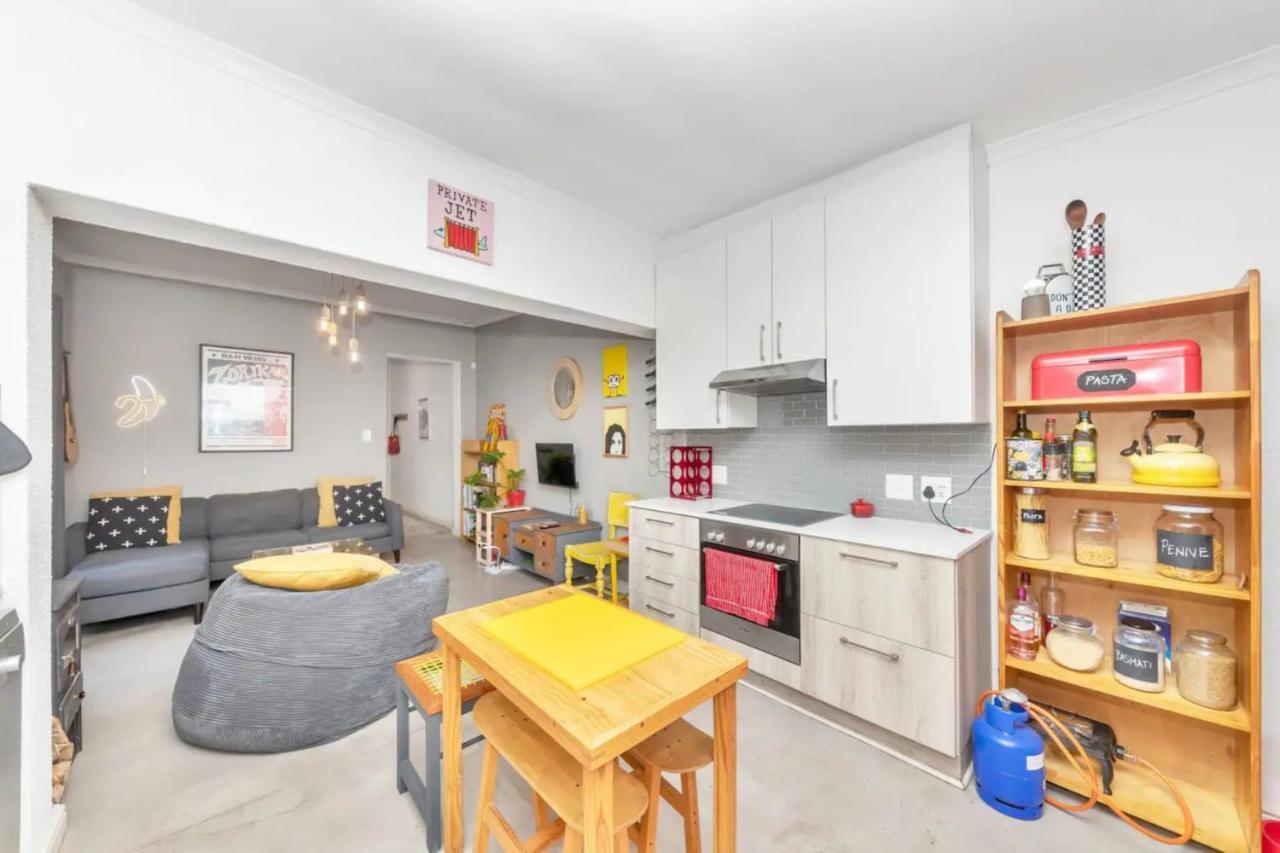 Modern And Stylish 2 Bd House In Claremont Holiday home